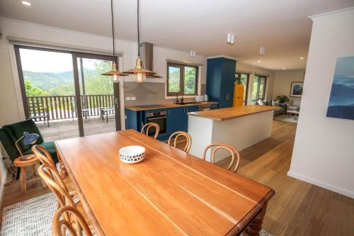 Una cocina o cocineta en Bright Views