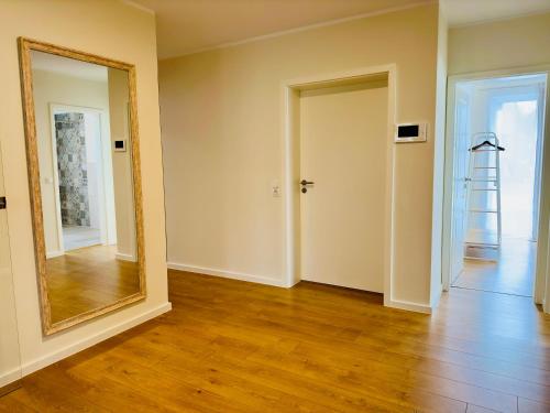 Fotografie z fotogalerie ubytování Moderne Wohnung mit Vollausstattung und Terrasse I Parkplatz I 3 Schlafzimmer I 8 Schlafplätze v destinaci Bad Oeynhausen