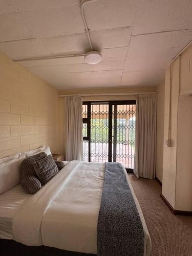 Gallery image of B Shocked Manor - Lux Suites in Cape Town