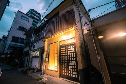 和居 宮羽 大阪の中心地にある伝統と現代が融合した和風一軒家貸切住居