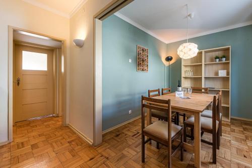 GuestReady - City & Beach Garden Home