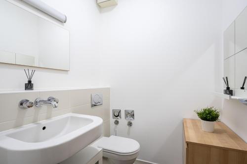 Home of Serenity - 2 BDR, free parking and terrace 1061 Budapest, Paulay Ede utca 65 kép - 3