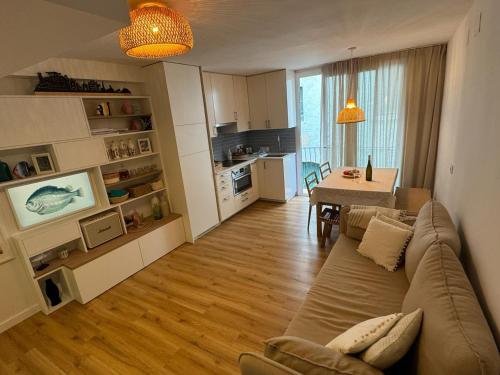 Dapur atau dapur kecil di CENTRIC HOUSE with PARKING