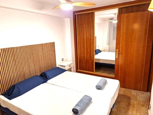 Luminoso apartamento reformado con gran terraza a 2 mins a pie de la playa de San Juan