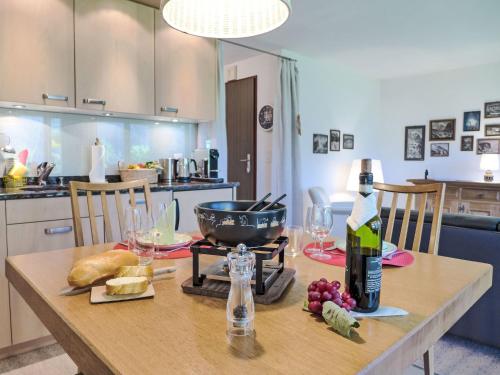 Η κουζίνα ή μικρή κουζίνα στο Apartment Chalet Mettli-2 by Interhome