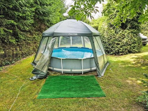 Bazén v ubytování Holiday Home Horní Lánov by Interhome nebo v jeho okolí