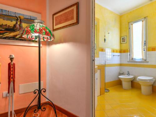 Ένα μπάνιο στο Villa Tosca by Interhome