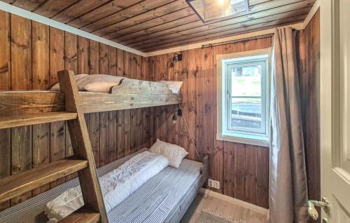 Katil atau katil-katil dalam bilik di Awesome Home In Norheimsund With Wifi
