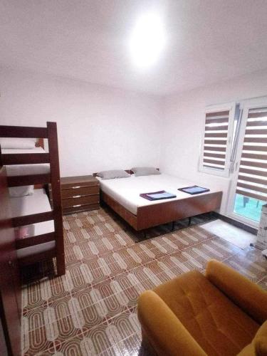 Llit o llits en una habitació de Dojran rules