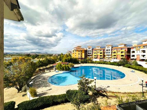 an image of a swimming pool at a resort at Аpartments Comfort -Marina Cape in Aheloy