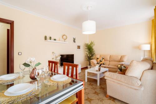 Sea Life Salou Beachside Family Apartment