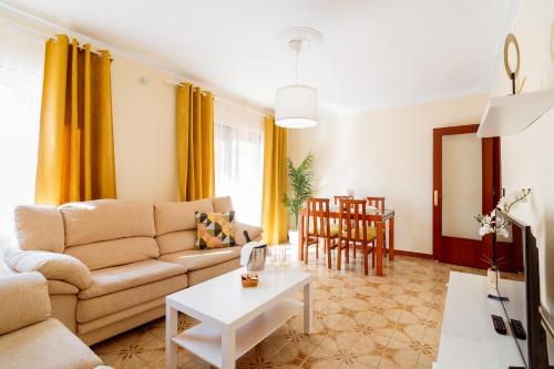 Sea Life Salou Beachside Family Apartment