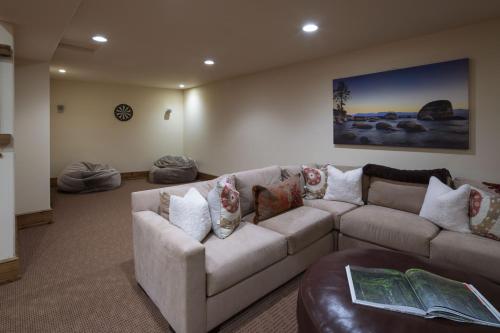 Χώρος καθιστικού στο Exclusive Trail Creek Residence In Ketchum