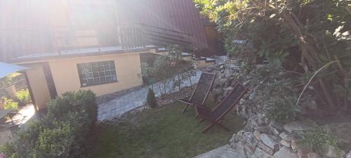 Κήπος έξω από το Domek całoroczny Tresna Agata