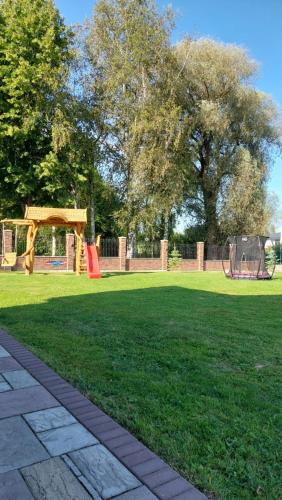 Zona de juegos infantil en Poilsio sodyba Beržų Alėja
