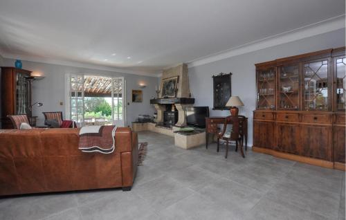 Amazing Home In Antibes