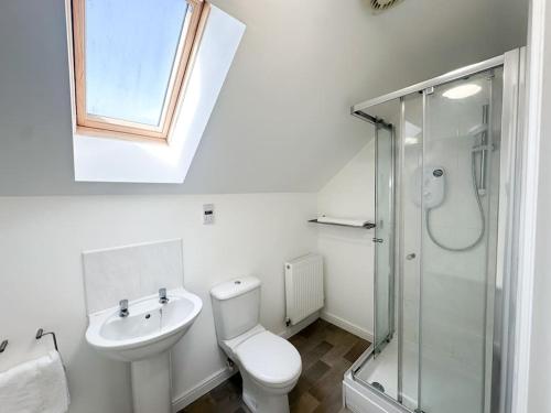 Koupelna v ubytování No 203 by Blue Skies Stays