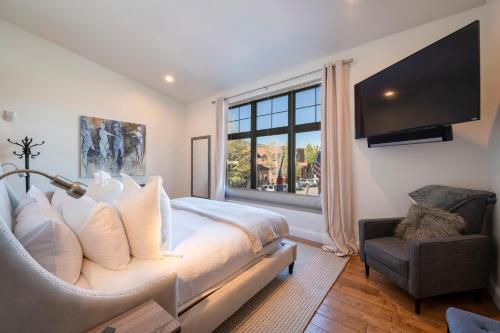 Lespri by Park City Vacationsにあるテレビまたはエンターテインメントセンター