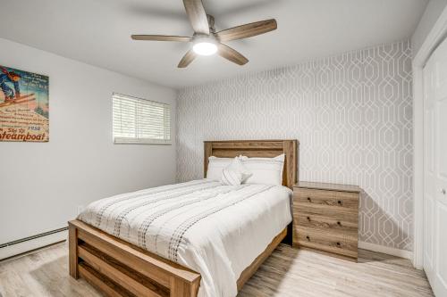 Katil atau katil-katil dalam bilik di Pet-Friendly Apt with Views 6 Mi to Keystone Resort