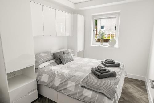Postel nebo postele na pokoji v ubytování Beautiful 1 BR apt with private patio and free parking