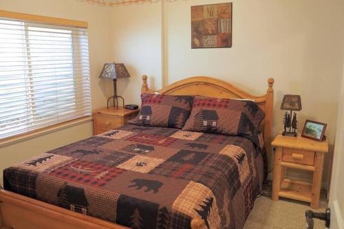 Ένα ή περισσότερα κρεβάτια σε δωμάτιο στο Eden Mountain Retreat