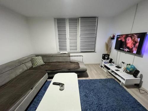 TV a/nebo společenská místnost v ubytování Make Apartments