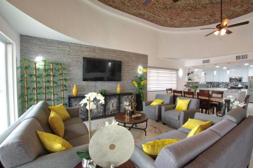 Gallery image of Brand New Villa 17 Beachfront in Playa Encanto