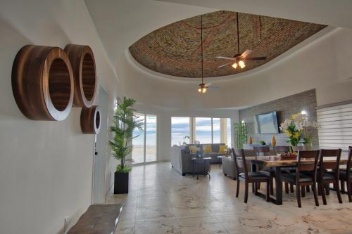 Gallery image of Brand New Villa 17 Beachfront in Playa Encanto