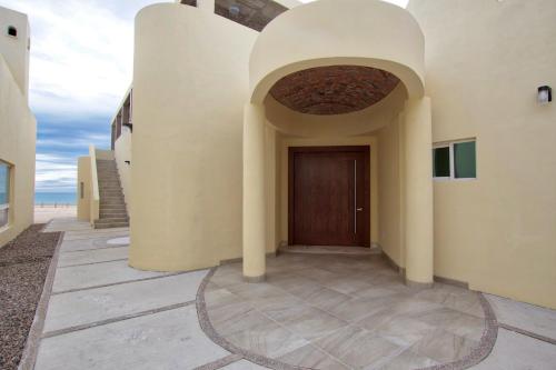 Gallery image of Brand New Villa 17 Beachfront in Playa Encanto