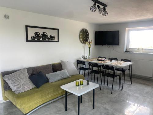 Televisyen dan/atau pusat hiburan di Apartamenty Emerald Hills