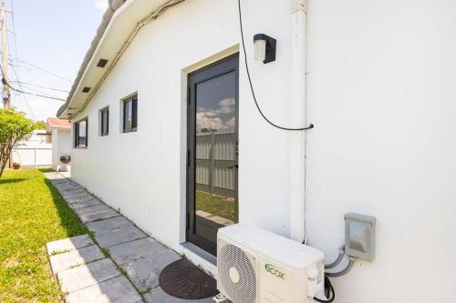 Imagen de la galería de Private Double Room Near Miami Clinics, en Miami