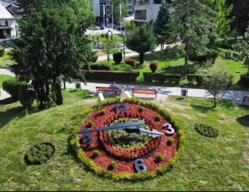 Taman di luar Panorama Travnik