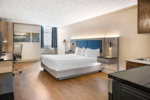Postel nebo postele na pokoji v ubytování Best Western Plus Edmundston