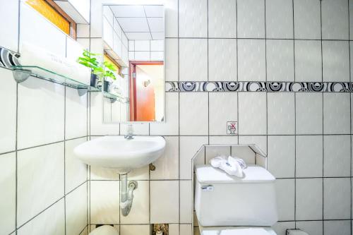 Ванная комната в Imperial Inn Hospedaje Turistico