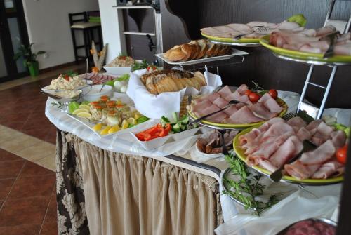 Mad i den private indkvartering eller i nærheden