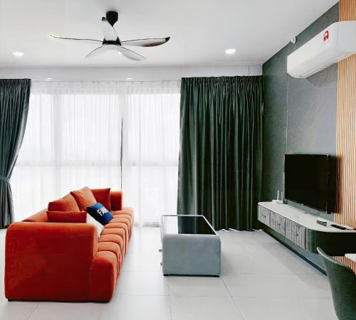 TV a/nebo společenská místnost v ubytování Urban Suites TWO Or THREE Bedroom Georgetown by ANC