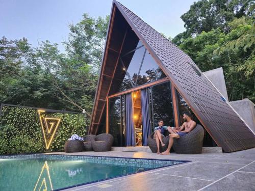 The Triangle Villa Private Poolの敷地内または近くにあるプール