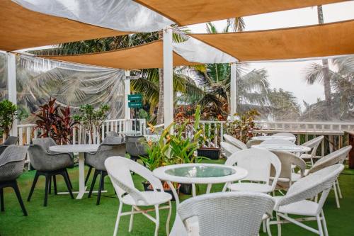 En have udenfor Stone Wood Beach Resort- A Party Hotel