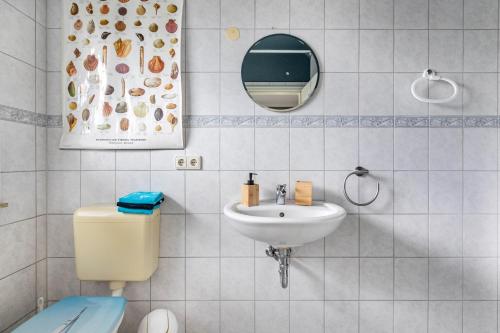 Bilik mandi di Gästezimmer mitten in Mittelangeln