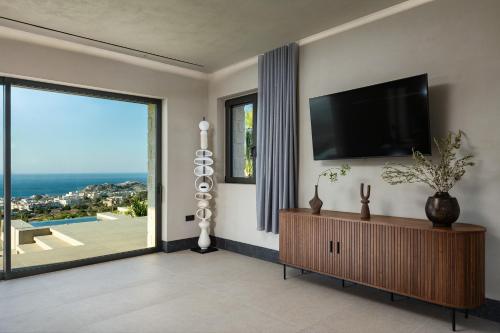 Μια τηλεόραση ή/και κέντρο ψυχαγωγίας στο Omega Residences