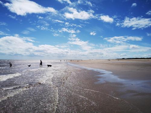 Φωτογραφία από το άλμπουμ του Fantastic 6 Berth Caravan At Haven Skegness Holiday Park Ref 88028Hr σε Skegness