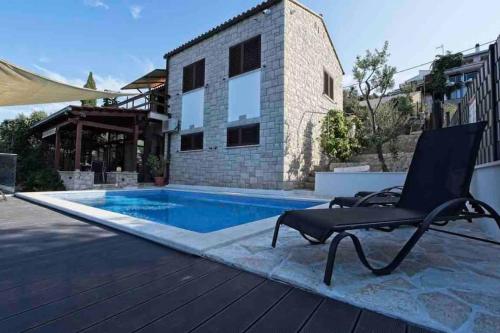 Beachfront Villa with pool - MyWay