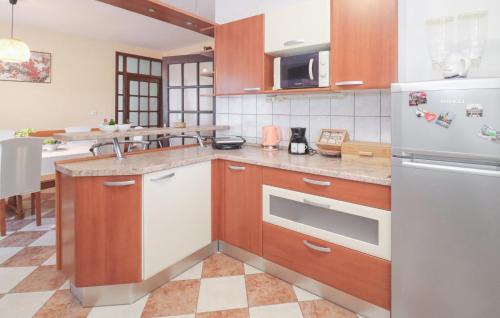Gorgeous Home In Sibenik