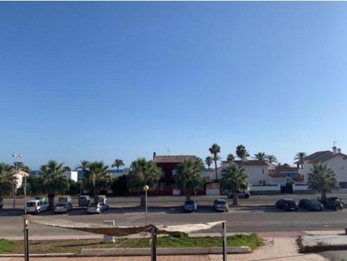 Piso familiar enfrente del mar