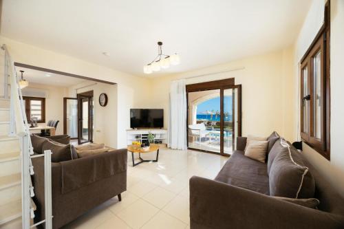 Beach Front Villa Avra