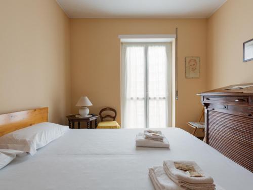 GuestHost - Bande Nere M1 Comfy Apt with Balcony