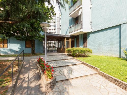 GuestHost - Bande Nere M1 Comfy Apt with Balcony