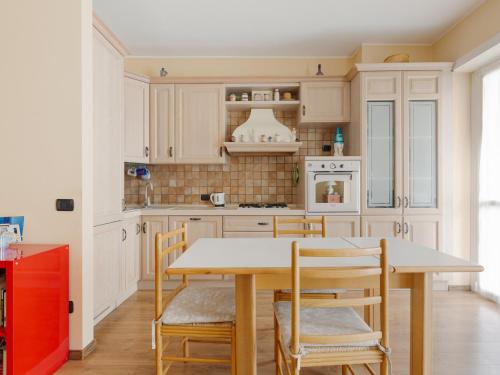 GuestHost - Bande Nere M1 Comfy Apt with Balcony