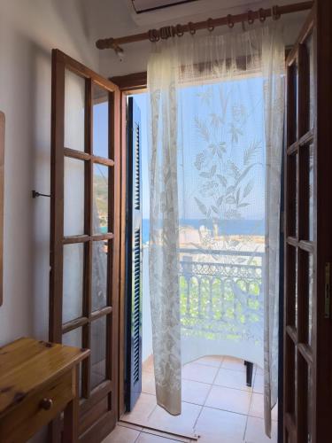 Gallery image of ΑΡΜΕΝΙΣΤΗΣ House for your vacation in Armenistis