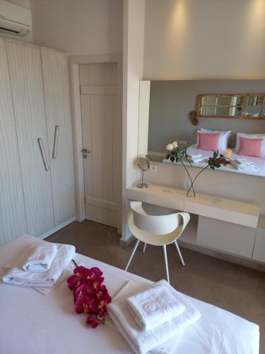 Postel nebo postele na pokoji v ubytování Core Luxury Suites
